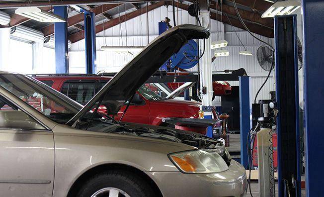 Accurate Service provides complete automotive alternator replacemet for cars, pickups, and SUV’s in Tucson, Arizona